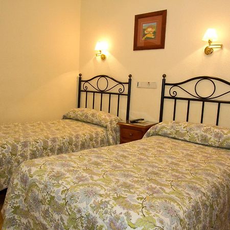 Hostal Los Alpes Madrid Phòng bức ảnh