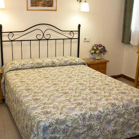 Hostal Los Alpes Madrid Phòng bức ảnh
