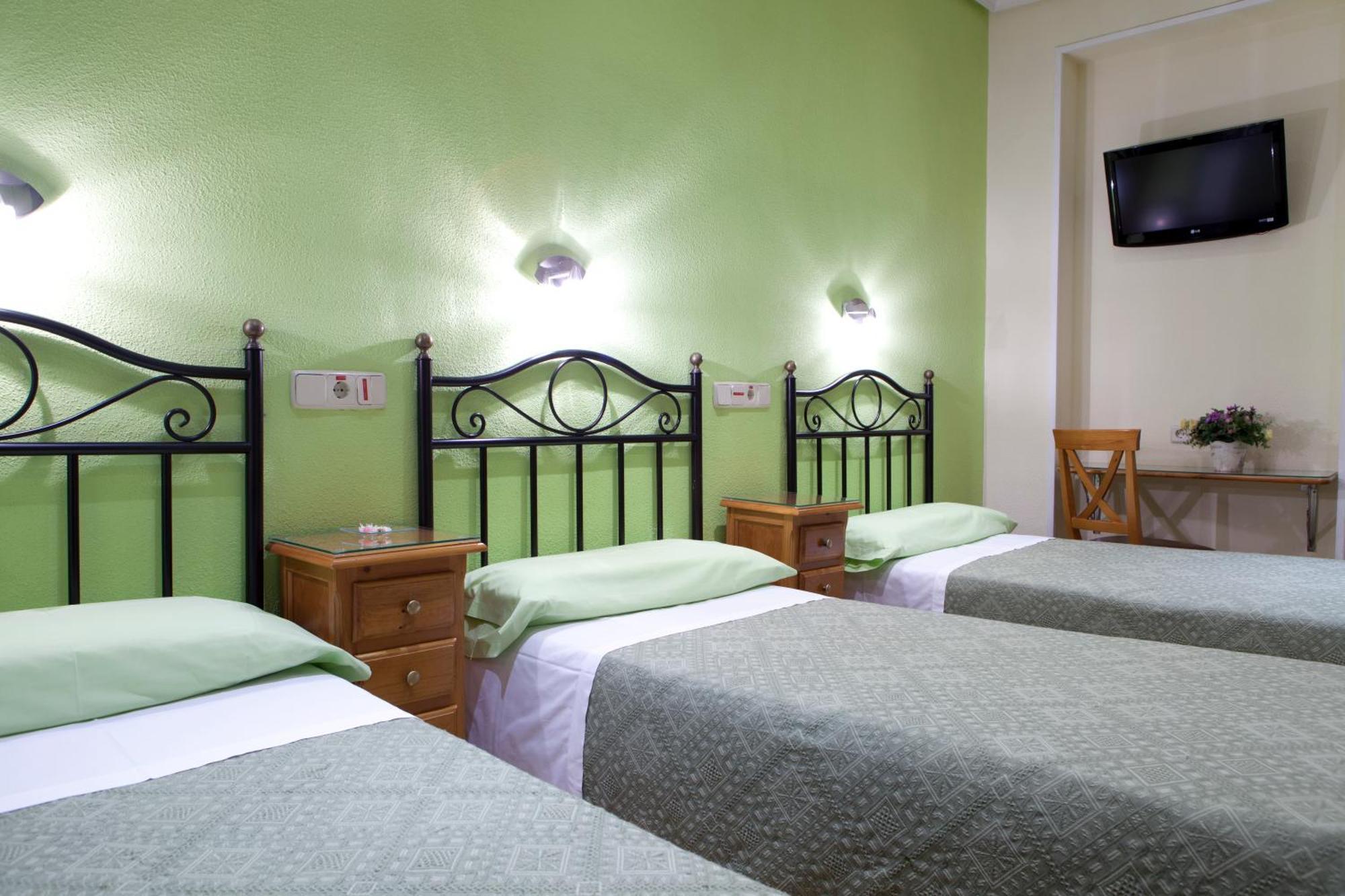 Hostal Los Alpes Madrid Phòng bức ảnh