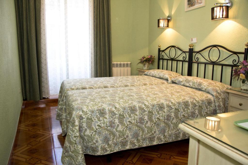 Hostal Los Alpes Madrid Phòng bức ảnh