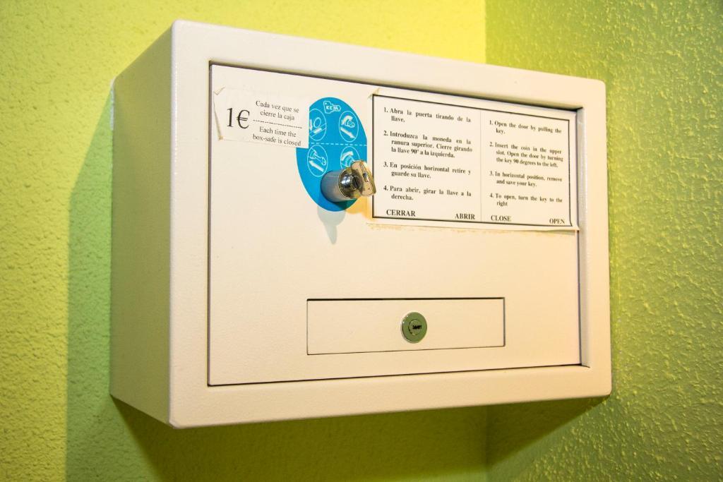 Hostal Los Alpes Madrid Phòng bức ảnh