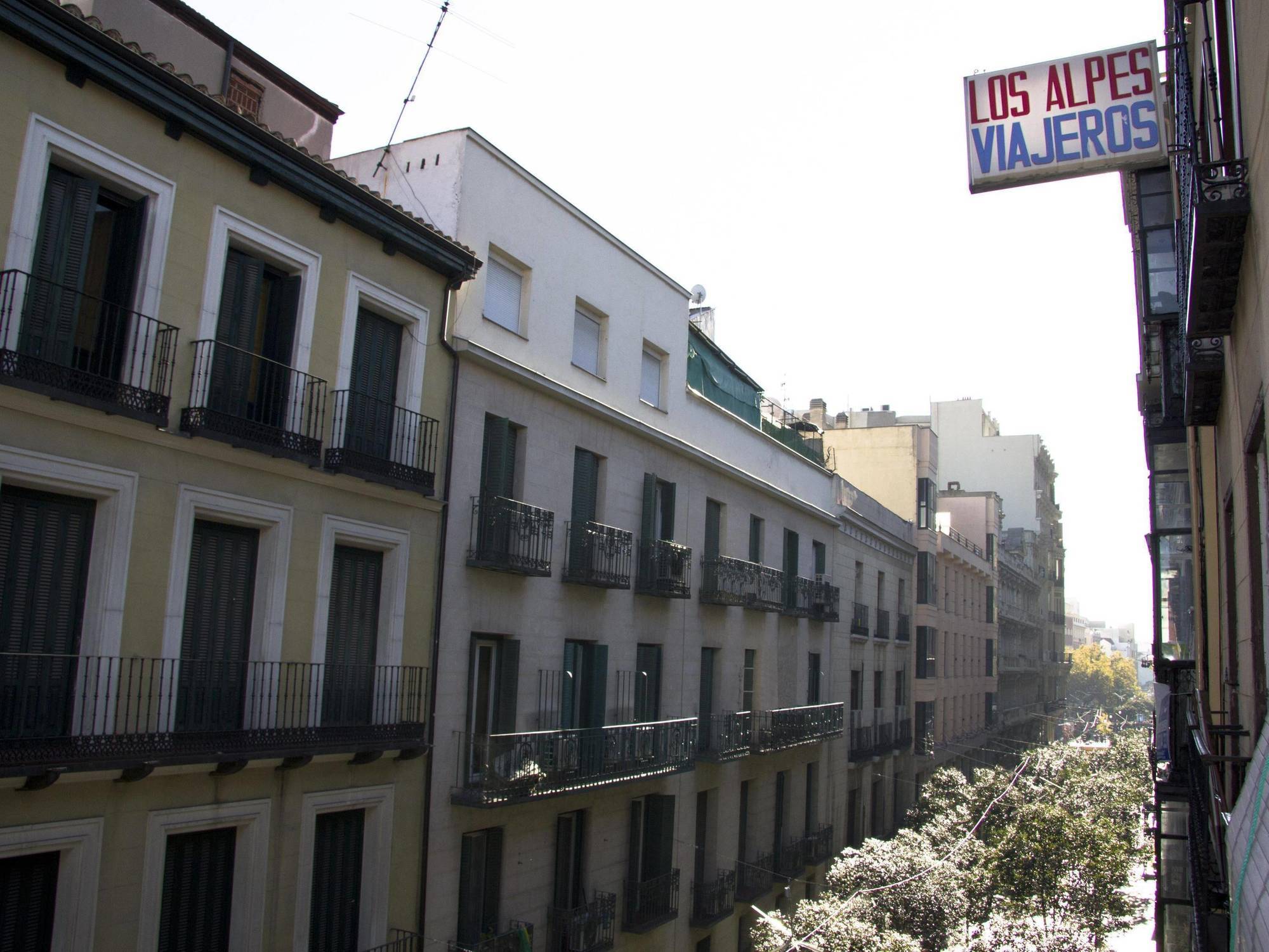 Hostal Los Alpes Madrid Ngoại thất bức ảnh